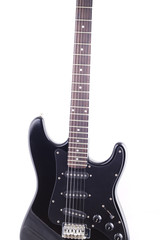 Fototapeta na wymiar Czarny gitara elektryczna na białym tle