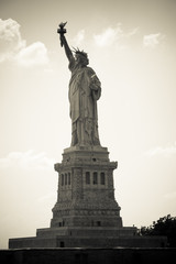 Fototapeta na wymiar Freiheitsstatue in New York City, monochrom