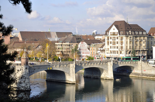 Basel, mittlere Rheinbr&uuml;cke