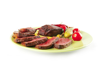 beef slices with pepprs and cucumbers