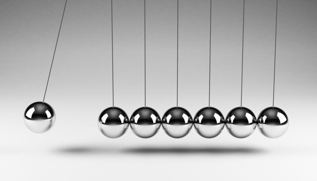 Balancing balls Newton's cradle