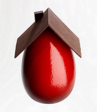 Tetto di cioccolato sull'uovo di Pasqua