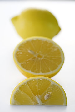 Zitrone, geteilt