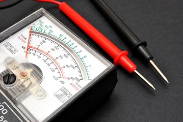 Multimetro analogico