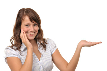 Fototapeta premium Freundliche Frau zeigt, gibt, präsentiert