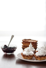 Cakes with currants and cream