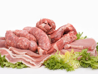 mix di carne con sfondo bianco
