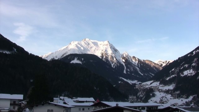 Sunrise in the mountains 13 sec