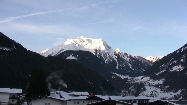 Sunrise in the mountains 30 sec