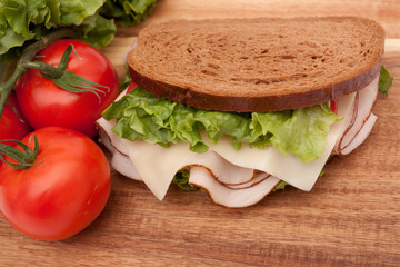 Turkey sandwich on rye