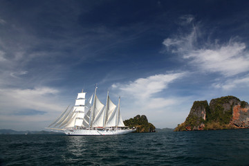 Fototapeta premium Sailing Clipper under full sail