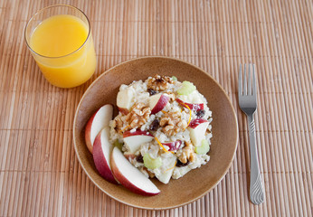 apple walnut salad