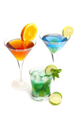 tre cocktails negroni mojito curacao blu