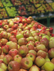 Äpfel Sonderangebot im Supermarkt