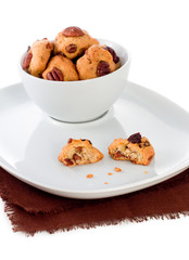 cookies with nut and raisin
