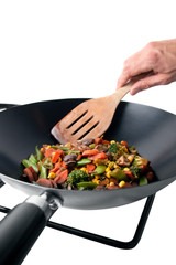 gemüse im wok zubereiten