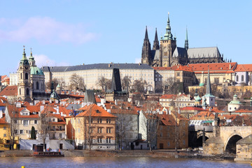 Obraz premium Early Spring in Prague - gothic Castle above the River Vltava