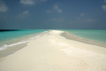 Fototapeta na wymiar Sandbar na Malediwach