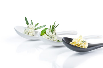 Kräuterbutter mit Löffel Catering Food