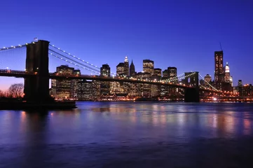 Deurstickers Donkerblauw Brooklyn bridge and lower Manhattan.