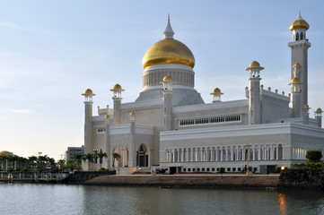 Fototapeta na wymiar Sultan Omar Ali Saifuddin Mosque, Brunei