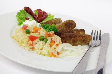 Cevapcici mit Zwiebeln