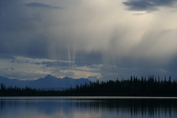 Naklejka na ściany i meble Regenwolken im Tetlin Wildlife Refuge, Alaska - USA