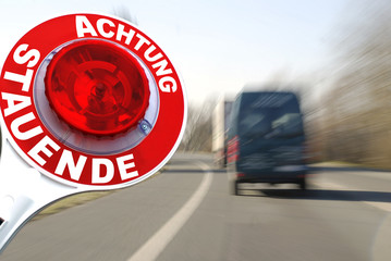 Unfall durch Stauende auf Autobahnen