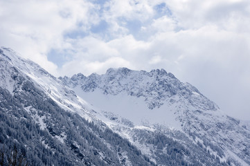 Fototapeta na wymiar Berge im Schnee