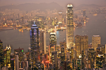 Skyline van Hong Kong City vanaf de Peak in prachtig licht