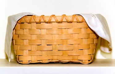 Picnic Basket with Cloth