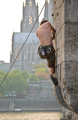 Bergsteiger am Kölner Dom