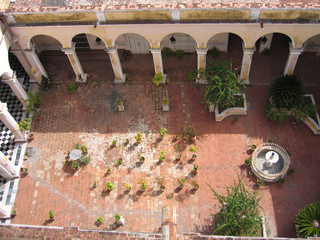 Cour de Villa Colonial