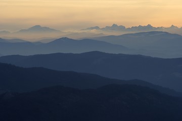 Amanecer en los montes de Navarra, Pirineos