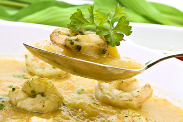 Kartoffelsuppe mit Garnelen