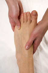 Fussmassage - Spann und Gelenk kleiner Zeh