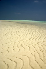 Fototapeta na wymiar Sand fale