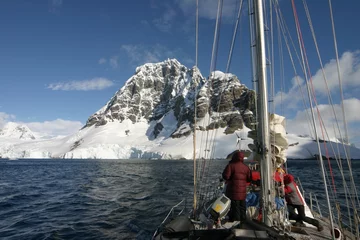 Rolgordijnen Sailing in Antartcica: Beautiful landscape in Antartica. © Achim Baqué
