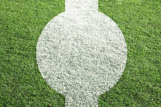 Ansto&szlig;kreis, Fu&szlig;ballplatz