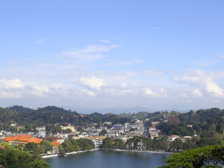 Fototapeta na wymiar aerial view of the lake in kandy