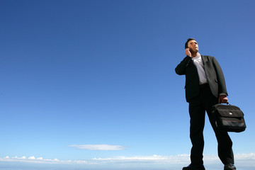 Homme d'affaire avec téléphone portable