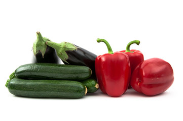 Auberginen, rote Paprika und Zucchini