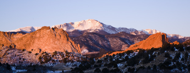 Naklejka premium Pikes Peak as seen from Garden of the Gods Park, Colorado