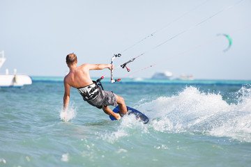 Naklejka premium Kiteboarding