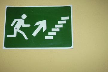 Salida de emergencia 35