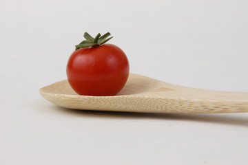 Kochl&ouml;ffel mit Tomate