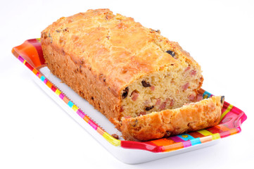 Cake aux olives et lardons