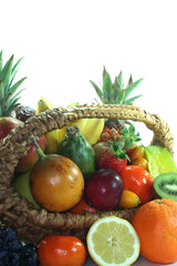 Obstkorb mit verschiedenen Früchten