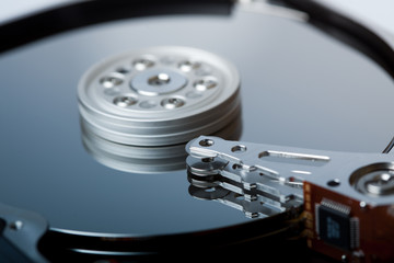 disque dur archive stockage donn&eacute;es &eacute;criture piratage pirater