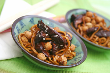 Asiatisches Nudelgericht